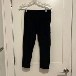 Lululemon 3/4 Black Leggings size medium